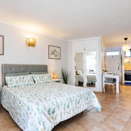 Marina Coast In Mesa Del Mar 아파트 *